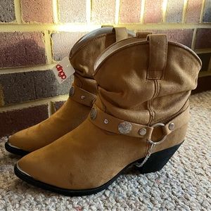 Dingo Boots
